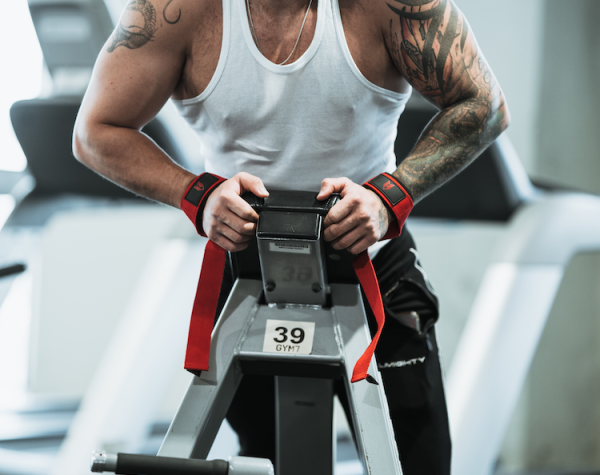 Red lifting straps for weightlifting - Image 6